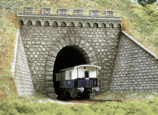 Busch 7022, Dampflok – Tunnelportal, eingleisig / H0